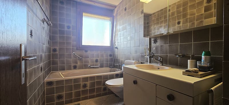 Helle 4.5-Zimmer-Wohnung mit Panoramabalkon in Bern Bümpliz - Ihr neues Zuhause mit Weitblick (8)