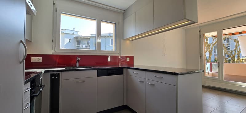 Frisch renovierte 4.5 Zi.-Wohnung direkt neben Kindergarten- & Grundschule (5)