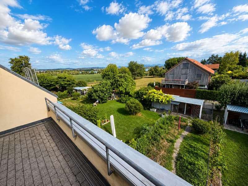Balkon mit Teilseeblick