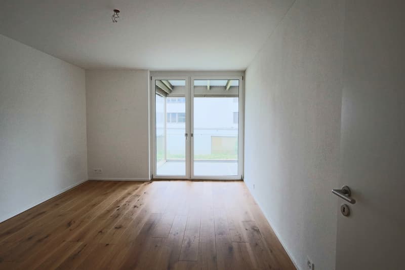 Moderne 3.5-Zimmer-Wohnung mit Wintergarten-Balkon in Schmerikon (6)
