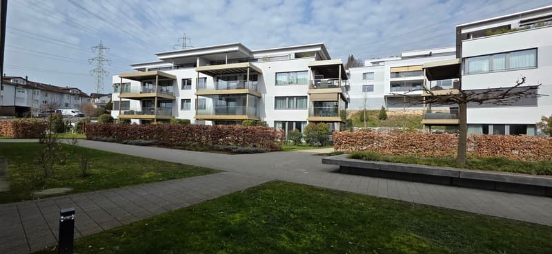 Moderne 3.5-Zimmer-Wohnung mit Wintergarten-Balkon in Schmerikon (12)