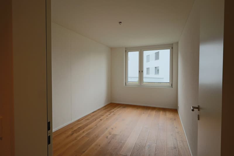 Moderne 3.5-Zimmer-Wohnung mit Wintergarten-Balkon in Schmerikon (8)