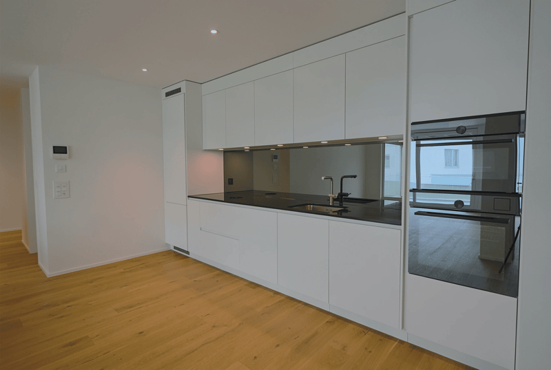 Attraktive 3.5-Zimmer-Wohnung mit grossem Wintergarten-Balkon (4)
