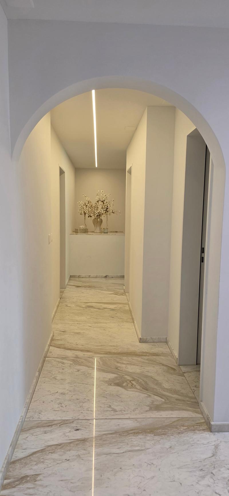 Appartamento giardino elegantemente ristrutturato con finiture di alta qualità e due aree giardino private (11)