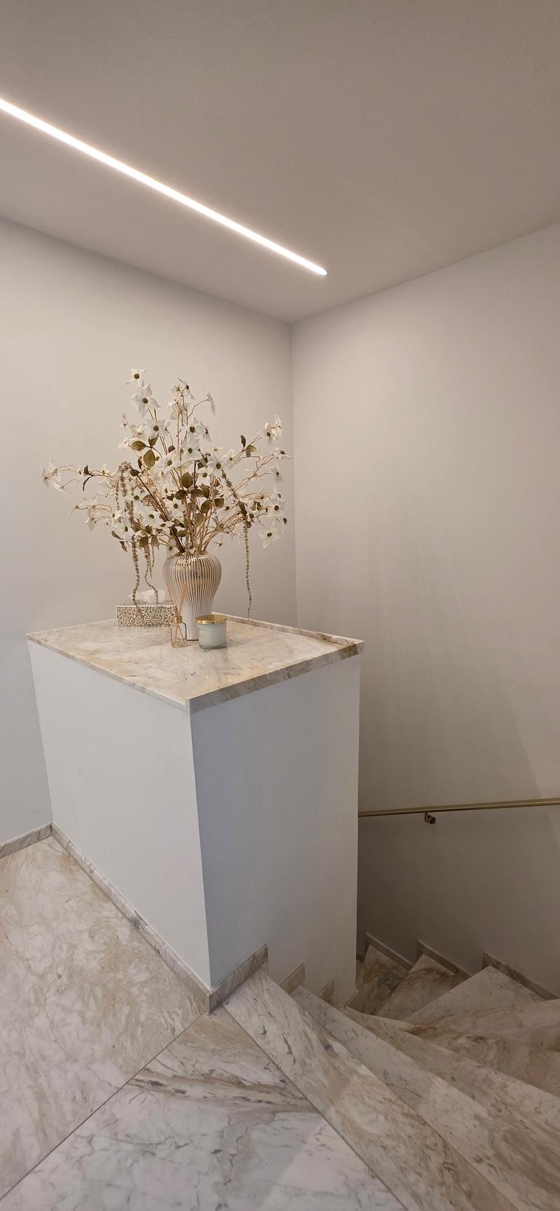Appartamento giardino elegantemente ristrutturato con finiture di alta qualità e due aree giardino private (12)