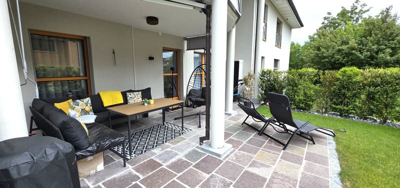 Appartamento giardino elegantemente ristrutturato con finiture di alta qualità e due aree giardino private (15)