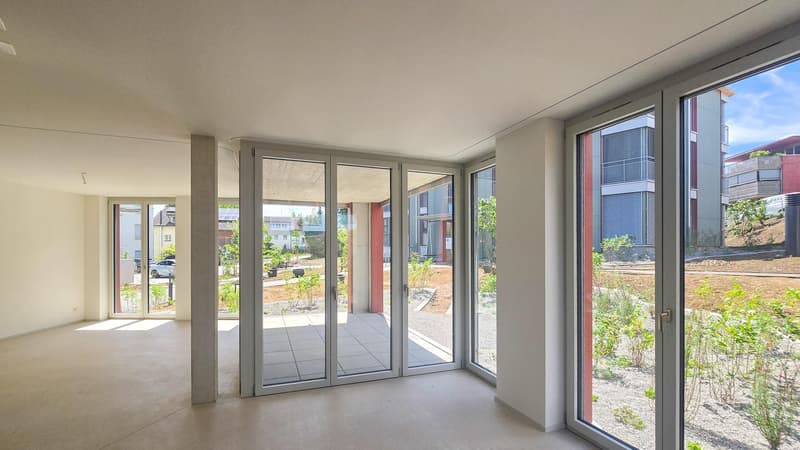 Sonnige 2.5 Zimmer-Gartenwohnung im Neubau (4)