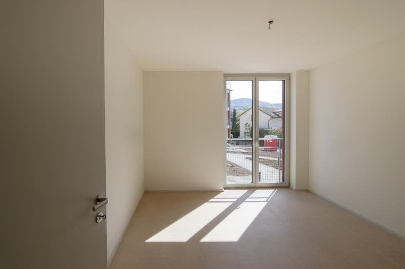 High-quality 4.5 room new apartment on the ground floor, centrally and naturally located (8)