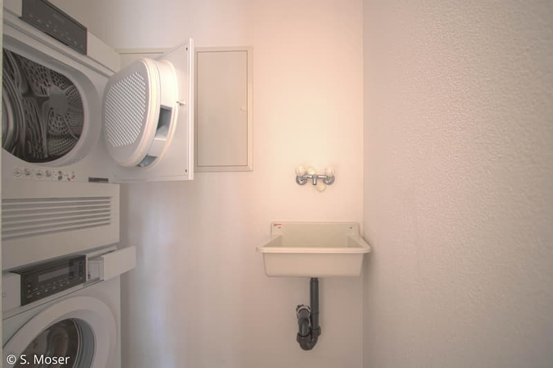 Appartement entretenu avec cheminée et haut confort de vie (9)