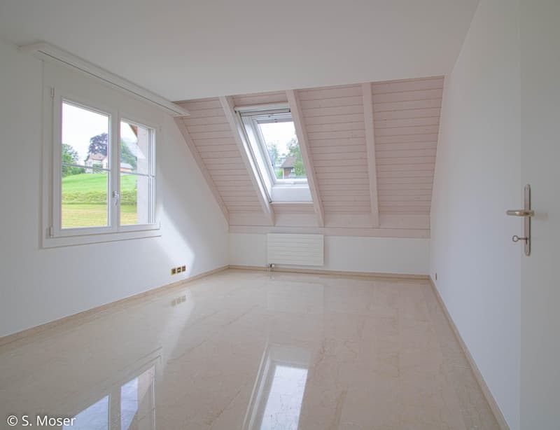 Appartement entretenu avec cheminée et haut confort de vie (5)