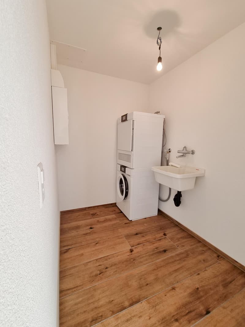 Grosszügige 3.5 Zi-Wohnung mit Gartensitzplatz (5)