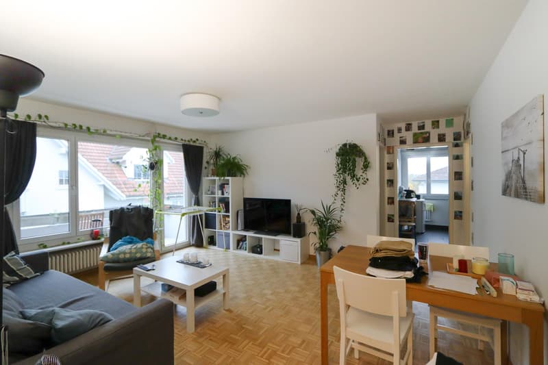 Helle 3.5 Zi-Wohnung an zentraler Lage (3)