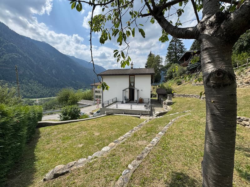 Incantevole casa unifamiliare a Quinto – 6.5 locali con garage e giardino (2)