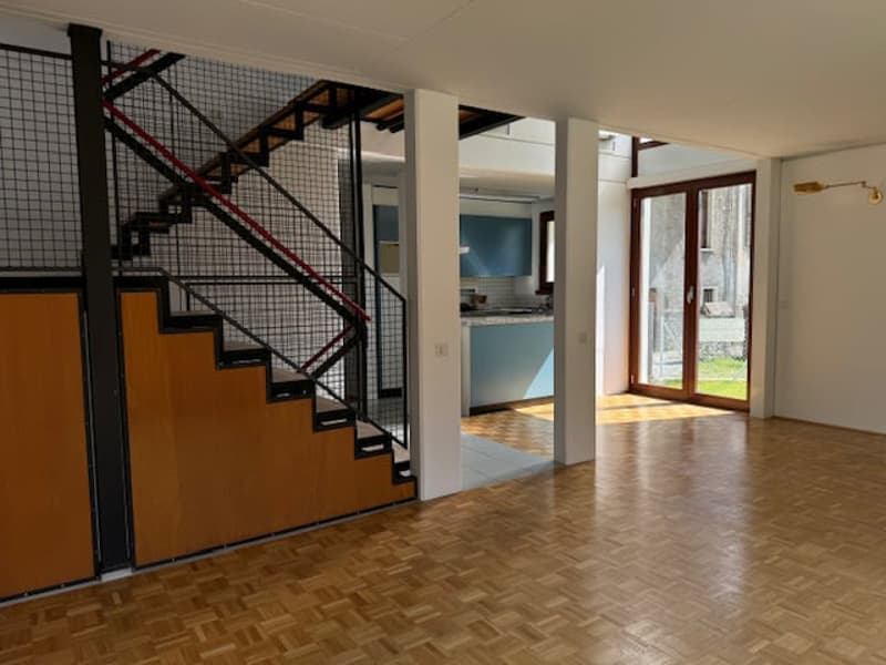 Vivere davanti alla cascata della Piumogna: casa unica a Faido (4)