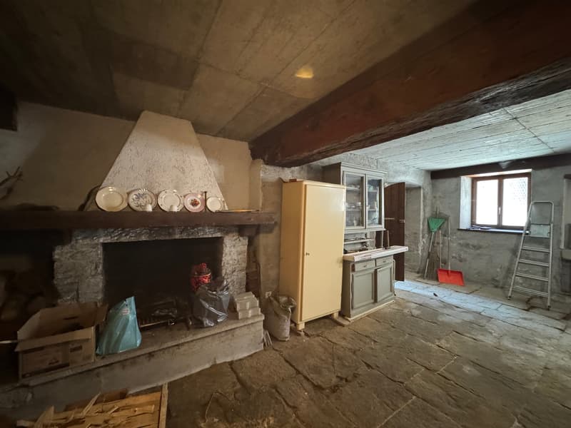 🏡 Malvaglia | Stabile con 3 appartamenti e rustico (13)