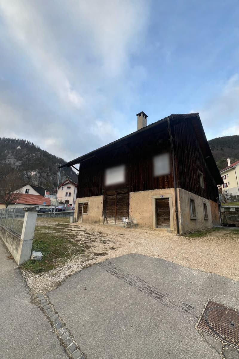 Old barn to renovate – Investment opportunity in Moutier (HA3pc zone) (1)