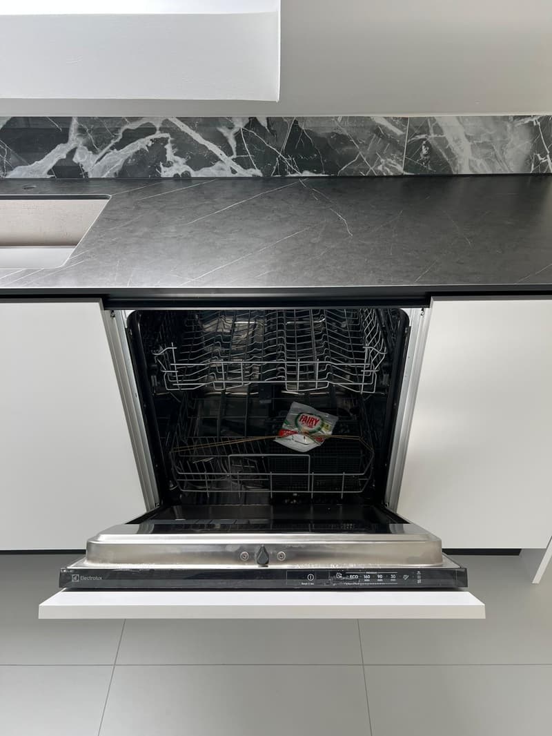 Charmant appartement sous les toits de 2 pièces à Frinvillier, entièrement rénové ! (4)