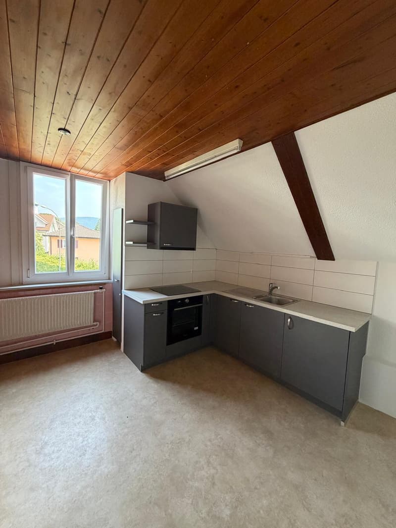 Appartement 2.5 pièces lumineux avec balcon à Tavannes (1)