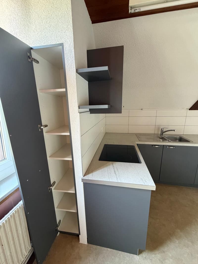 Appartement 2.5 pièces lumineux avec balcon à Tavannes (8)
