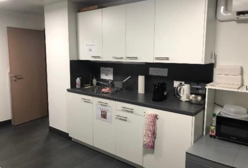 modern design, black and white theme, kitchen appliances, dishwasher