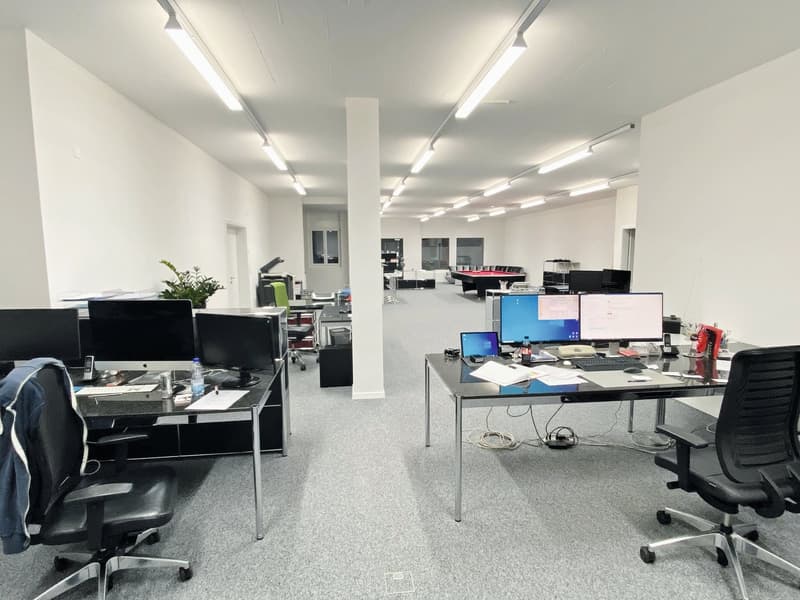 Attractive commercial and sales space at Kreuzplatz in Aesch – 290 m², wheelchair accessible & renovated (5)