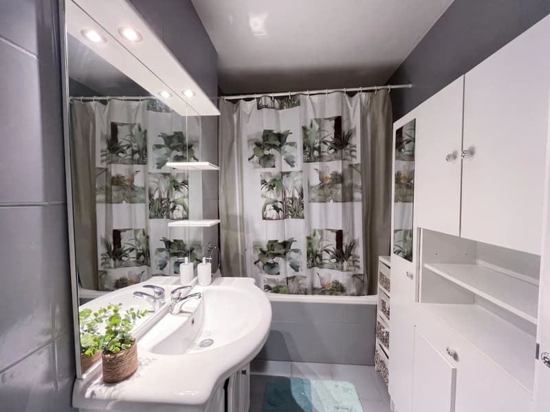 132 m2 bright and quiet, 40 m2 living room, southwest balcony (5)