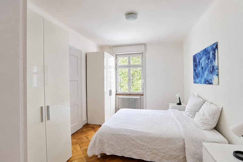 Stilvolle möblierte 4-Zimmerwohnung mit Balkon (4)