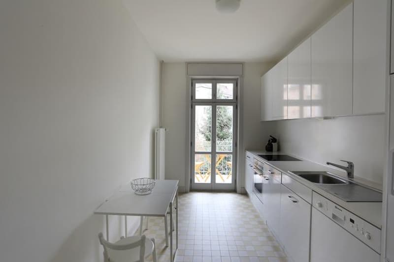 Appartamento arredato di 4 locali stiloso con balcone (3)