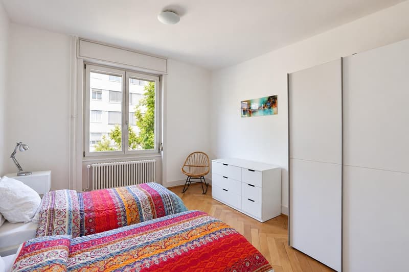 Stilvolle möblierte 4-Zimmerwohnung mit Balkon (7)