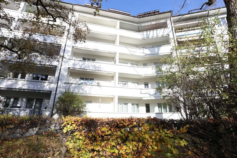 Beautiful 2-room apartment in a renovated, well-maintained property (2)