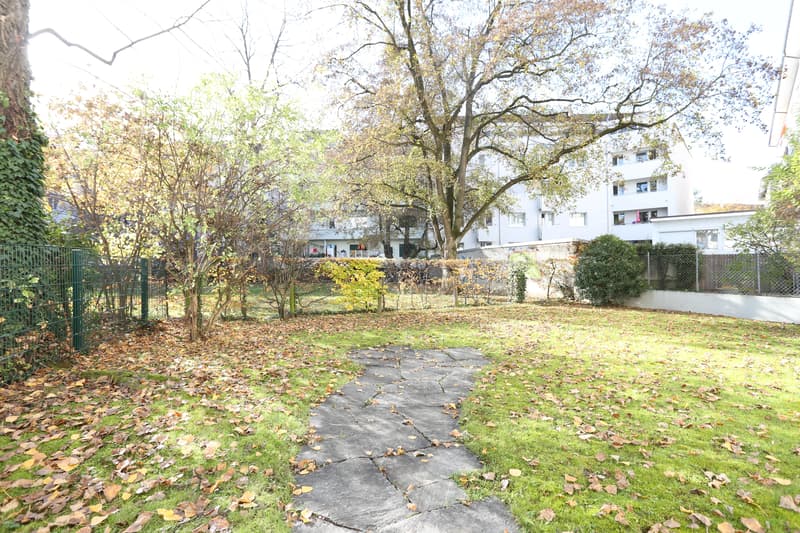 Beautiful 2-room apartment in a renovated, well-maintained property (3)