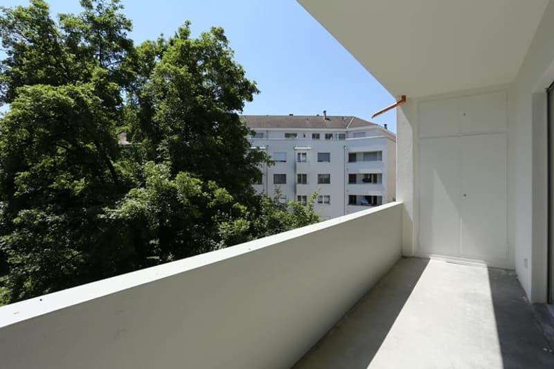 Beautiful 2-room apartment in a renovated, well-maintained property (7)
