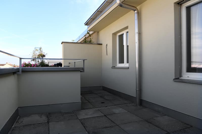 Furnished 2-room attic apartment with balcony (8)