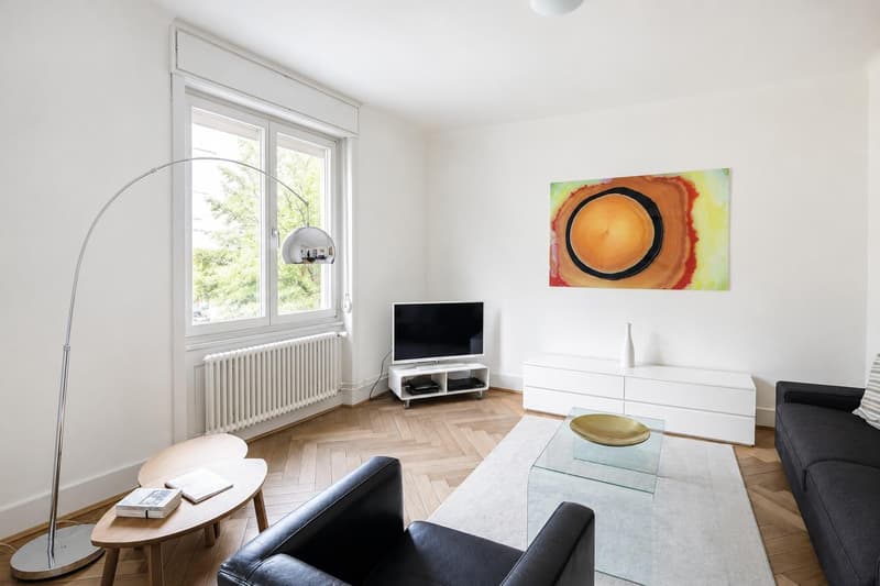 Charmante möblierte 4-Zimmer-Altbauwohnung mit Balkon (3)
