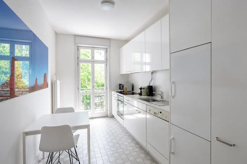 Charmante möblierte 4-Zimmer-Altbauwohnung mit Balkon (5)