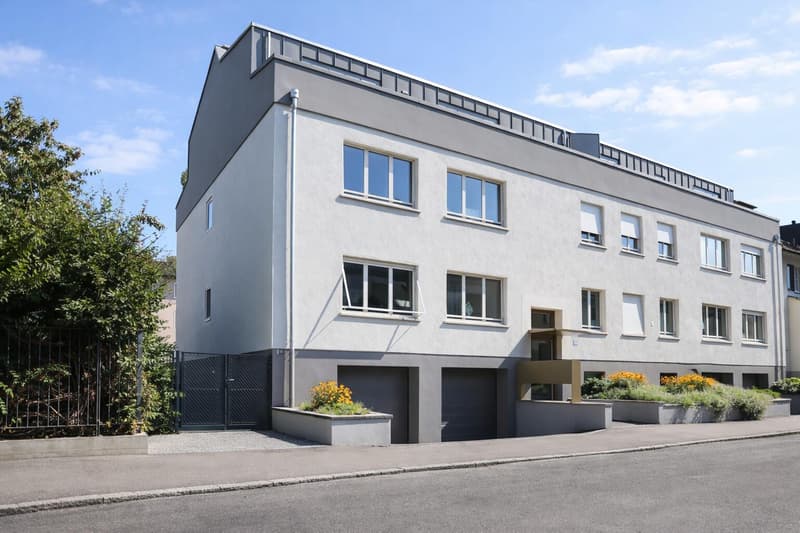 Lichtdurchflutete 3.5-Zimmer-Dachwohnung mit zwei Dachterrassen im Paulus-Quartier (10)