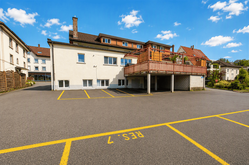 Moderne, helle Wohnung mit grosser Terrasse an zentraler Lage (11)