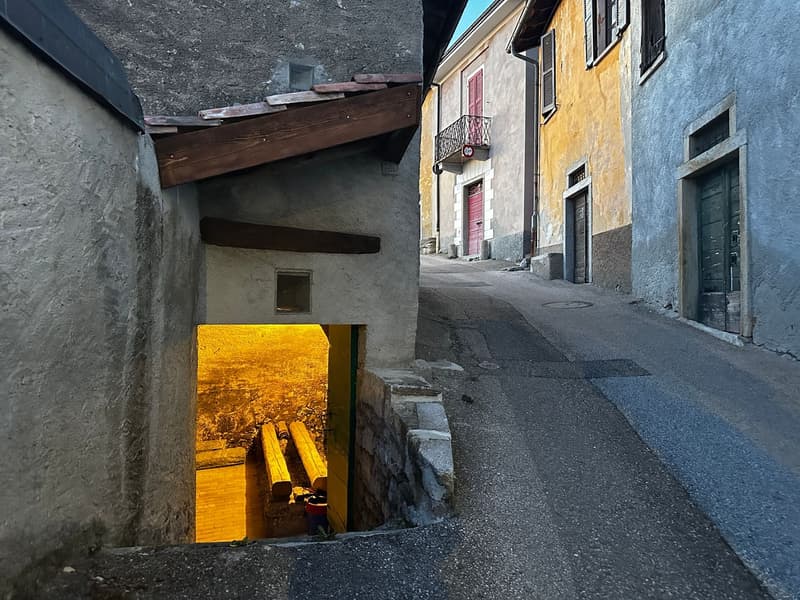 Retraite authentique au milieu de la nature : cave tessinoise à Mendrisio-Salorino (5)