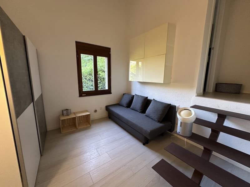 Zweitwohnsitz – Elegantes, angebautes Haus direkt am See in Bissone (11)