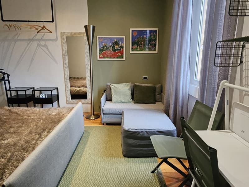 Two-room apartment in the Isola district (5)