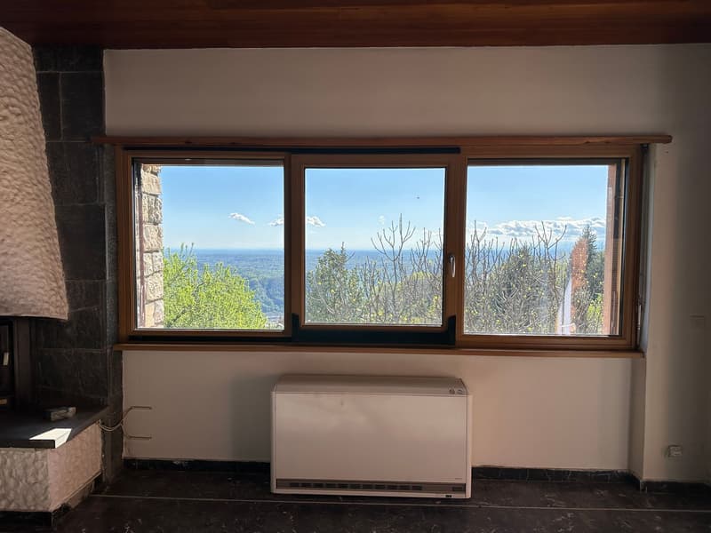 Sagno, Valle di Muggio: casa su un livello con vista iconica e layout aperto (2)
