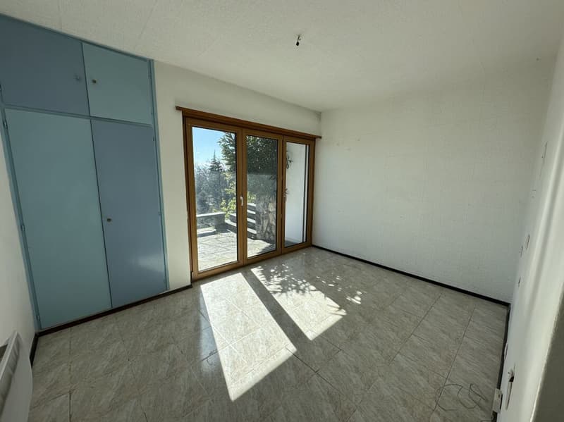 Sagno, Valle di Muggio: casa su un livello con vista iconica e layout aperto (12)
