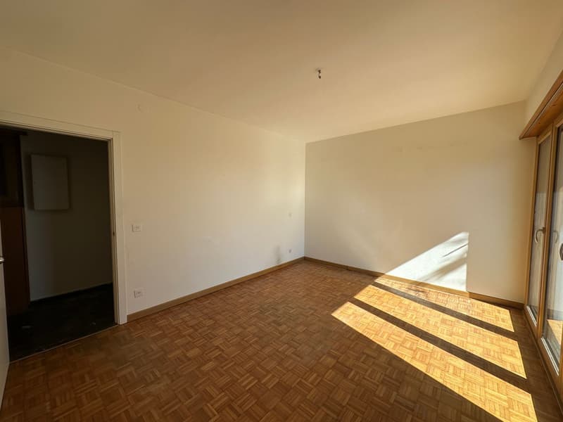 Sagno, Valle di Muggio: casa su un livello con vista iconica e layout aperto (11)