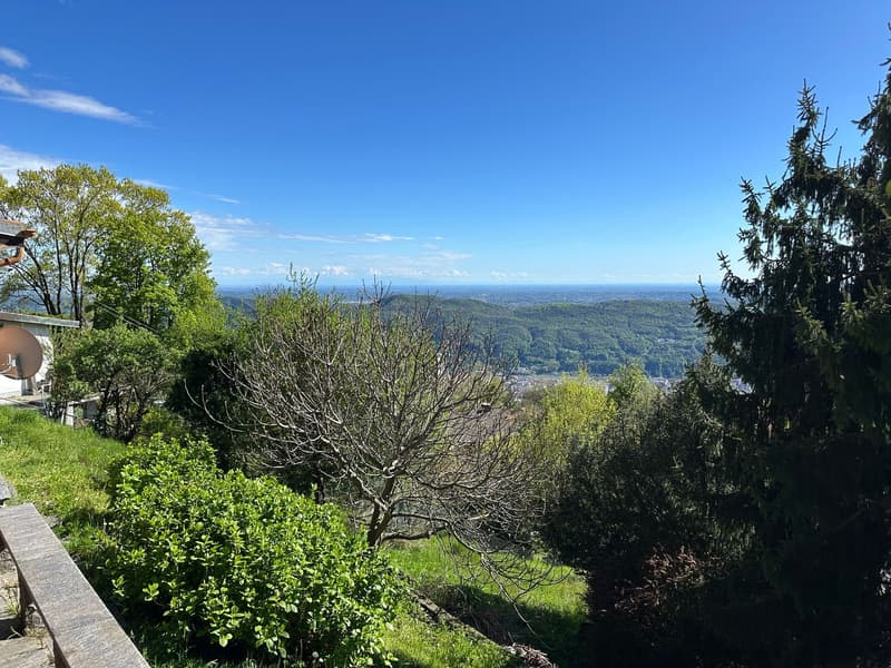 Sagno, Valle di Muggio: casa su un livello con vista iconica e layout aperto (5)