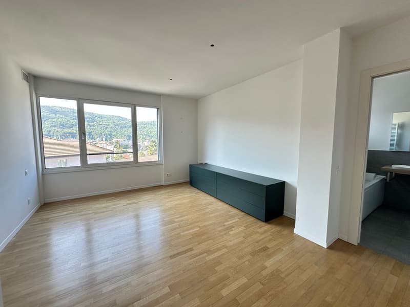Ampio appartamento di alto standing con terrazza vivibile e vista aperta a Vacallo (12)