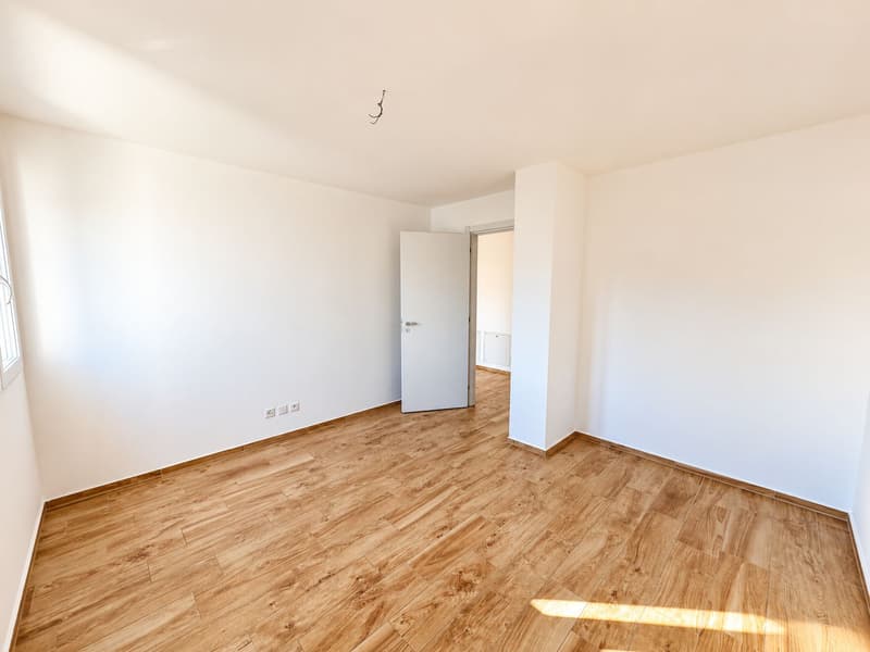 Modernes Wohnen in Vacallo – helle 3.5-Zimmer-Wohnung mit zwei Balkonen (9)