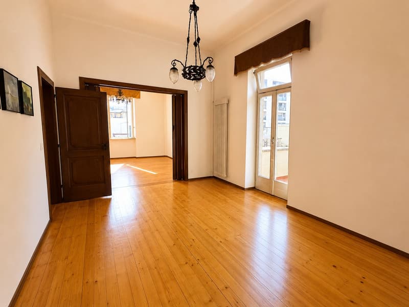 Spacious Family Home with Private Garden in a Quiet Residential Area of Chiasso (1)