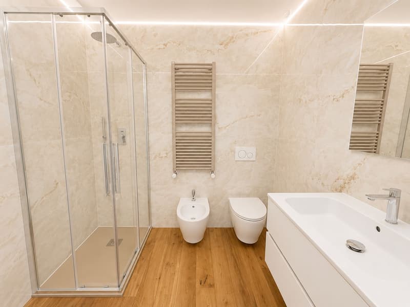 Elegante 4.5 locali ristrutturato in bella zona residenziale a Stabio (7)