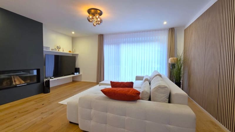 Modern single-family villa with spacious garden in quiet location in Golino (2)