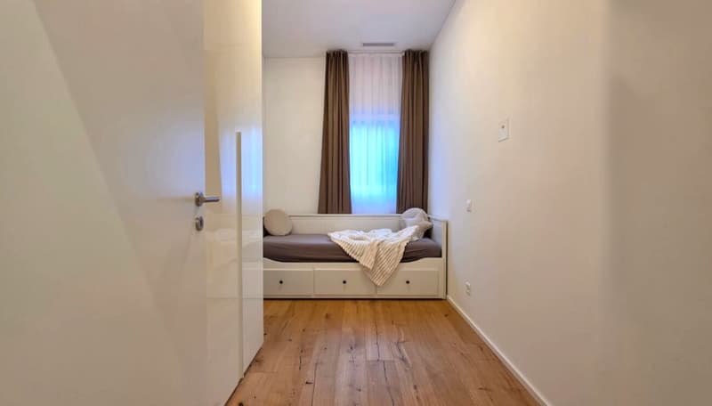 Modern single-family villa with spacious garden in quiet location in Golino (13)